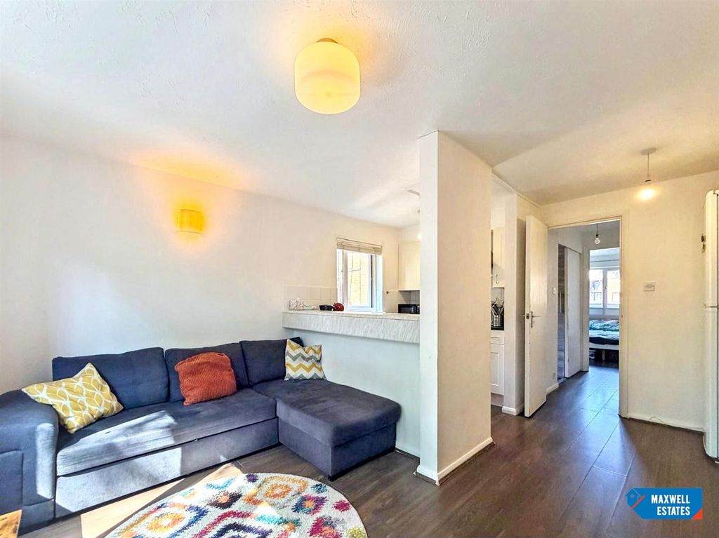 Property photo 1 of 10 Oval Court 10.Jpg