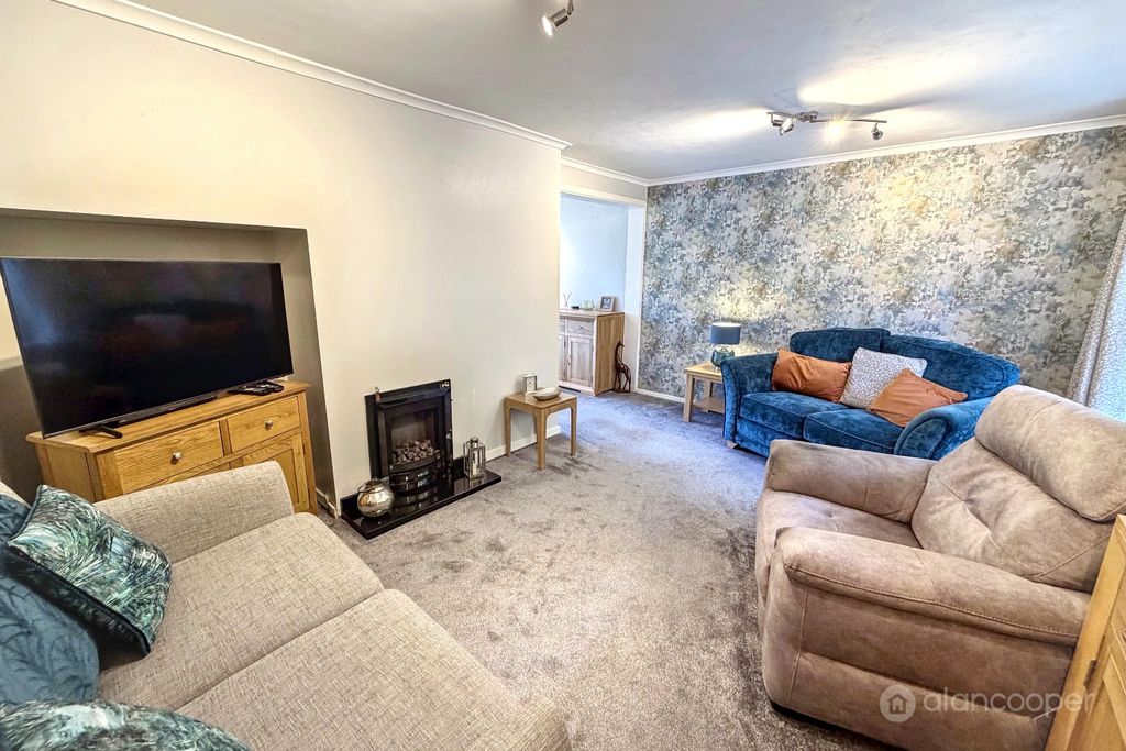 Property photo 2 of 24 5516524