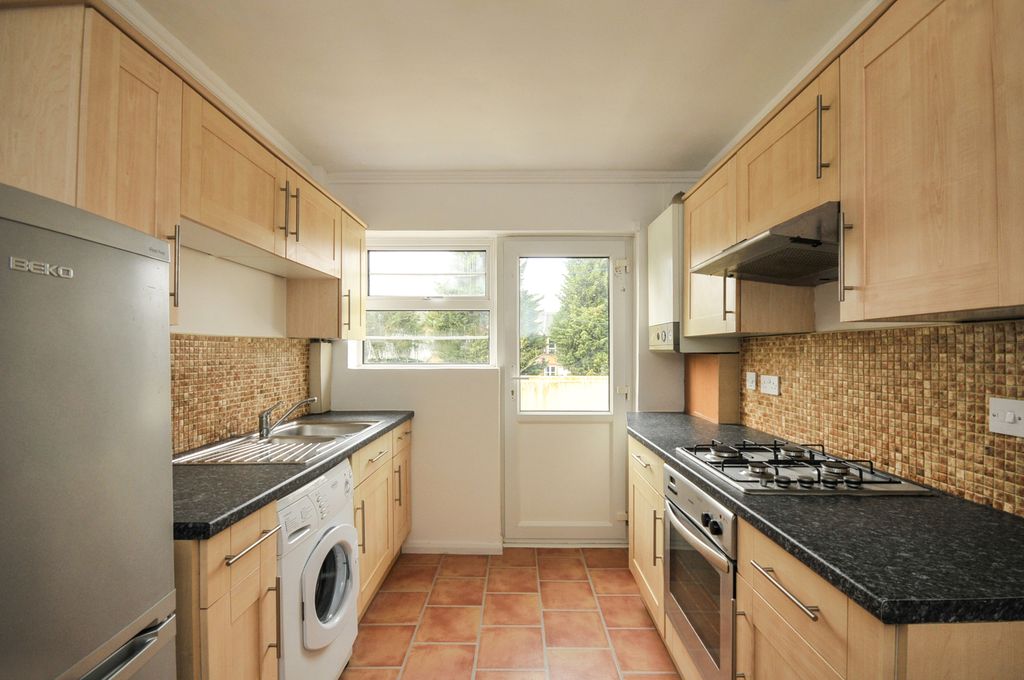 Property photo 3 of 8 Kitchen