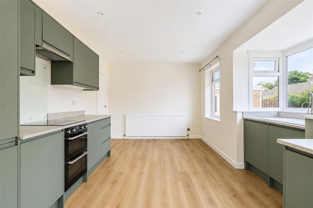 Property photo 2 of 12 4 Gc-9.Jpg