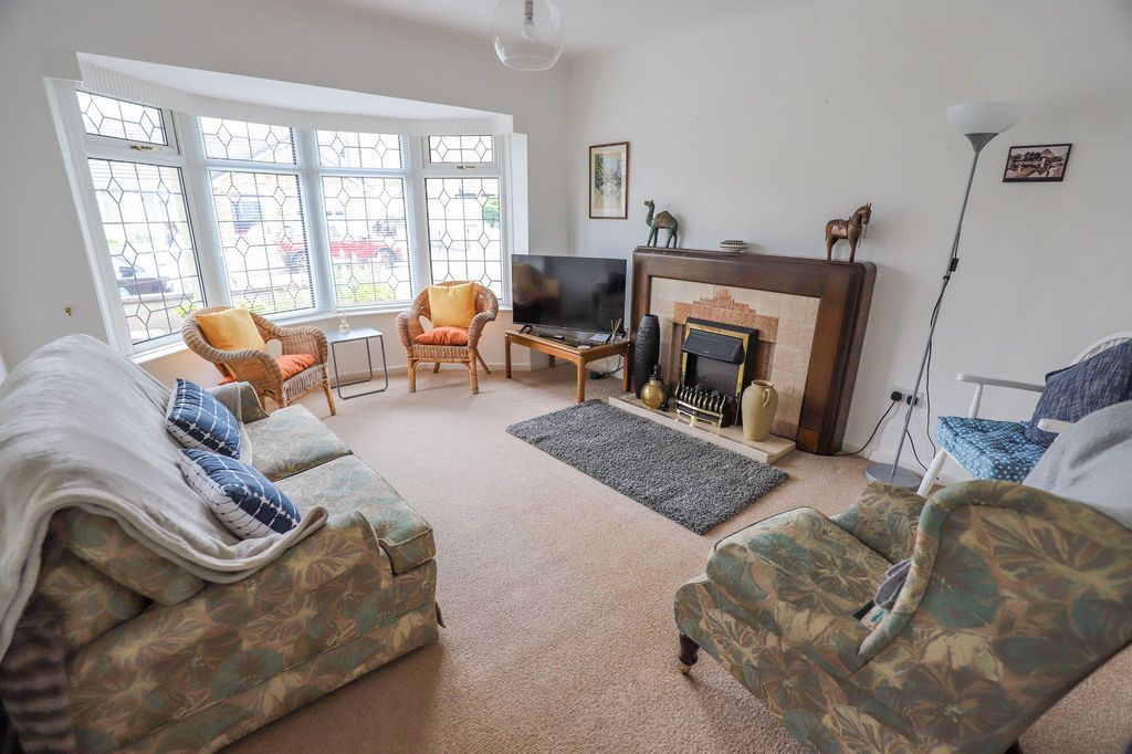 Property photo 2 of 9