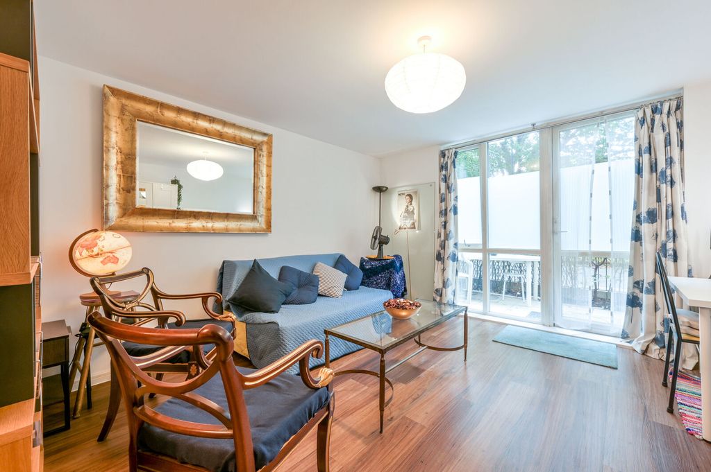 Property photo 2 of 11