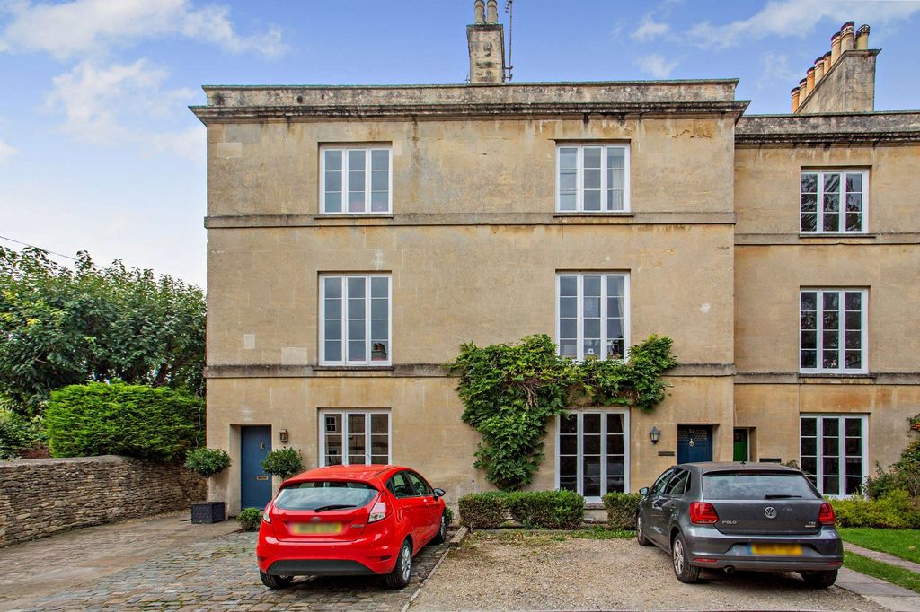 Property photo 3 of 21 Picture No. 02