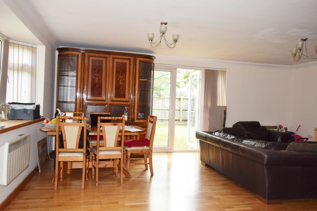 Property photo 1 of 6 Room