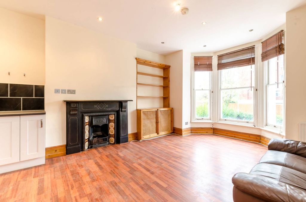 Property photo 2 of 6