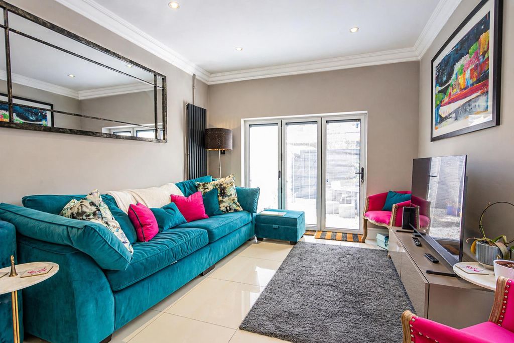 Additional image 5 of 2 bed flat for salePlasturton Avenue, Pontcanna, Cardiff CF11