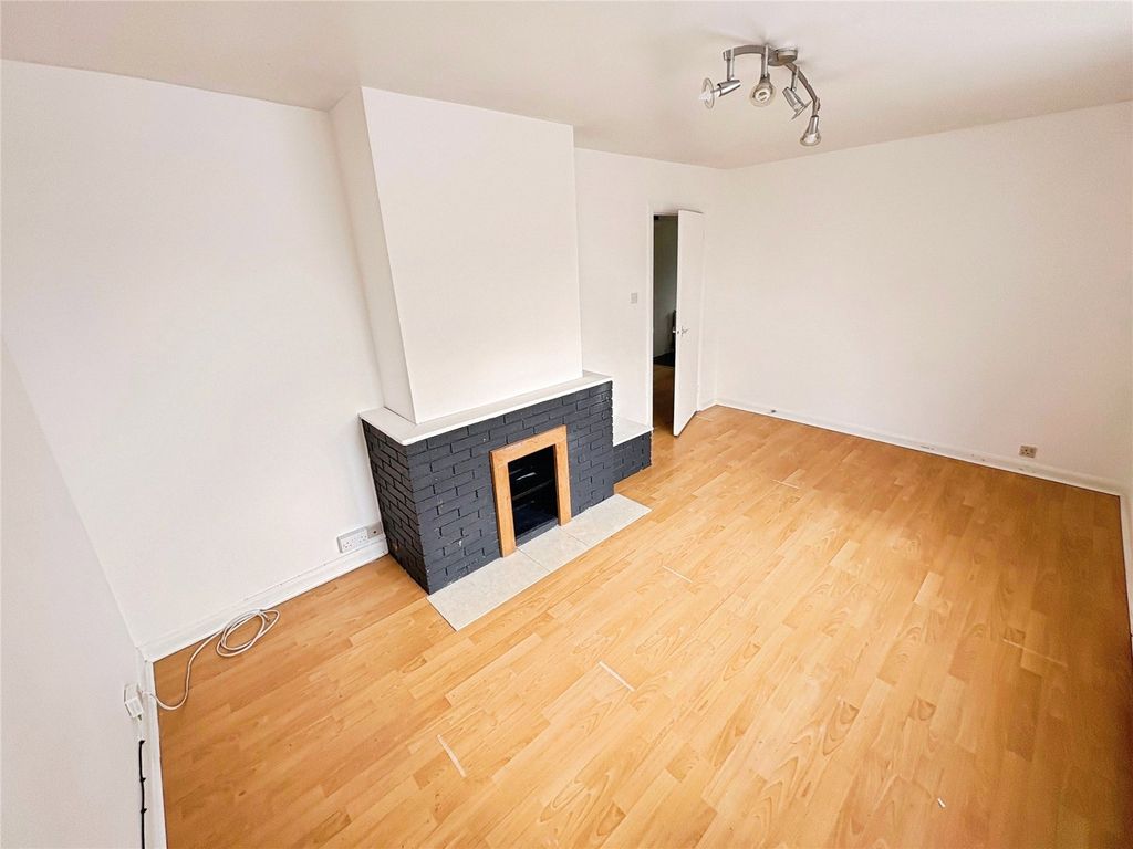 Property photo 2 of 7 Living Room