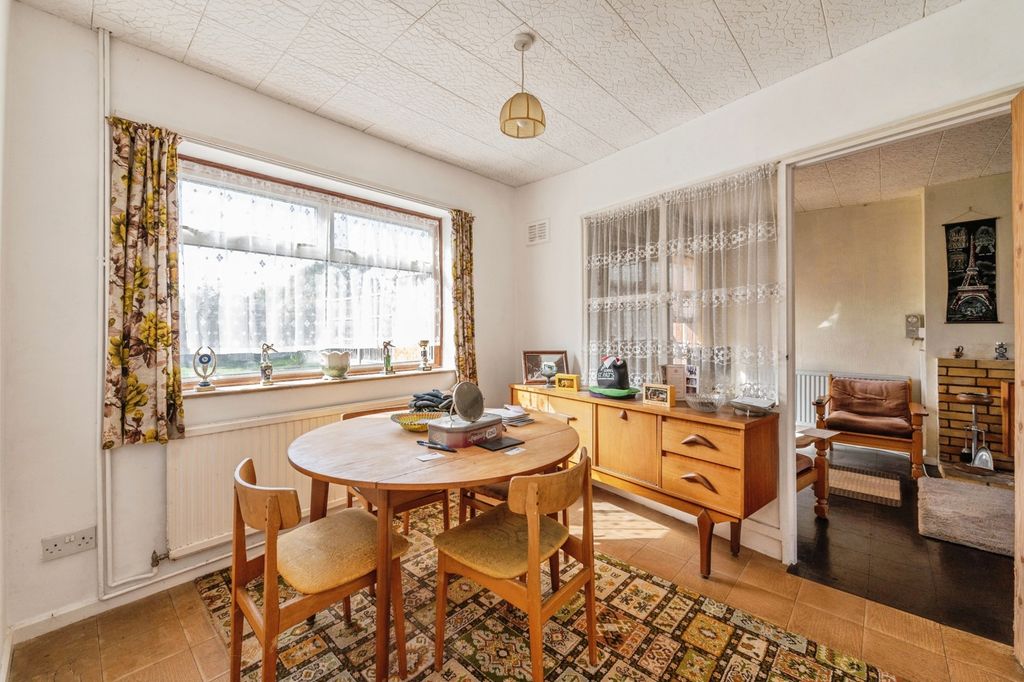 Property photo 3 of 18 Pbox-Img.Jpg