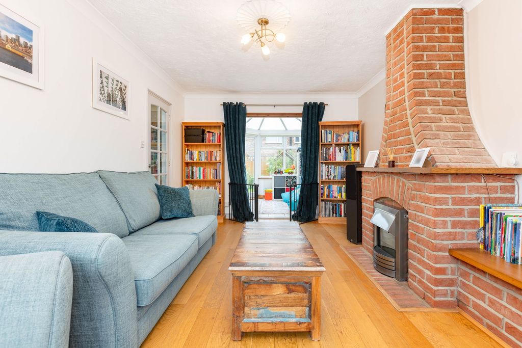 Property photo 2 of 19