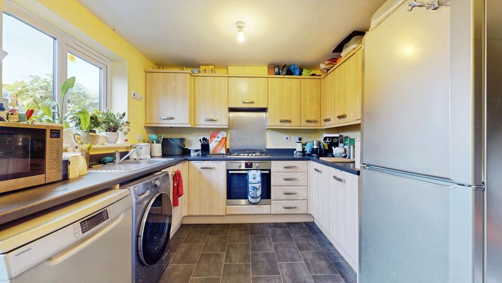 Property photo 2 of 18 4720643