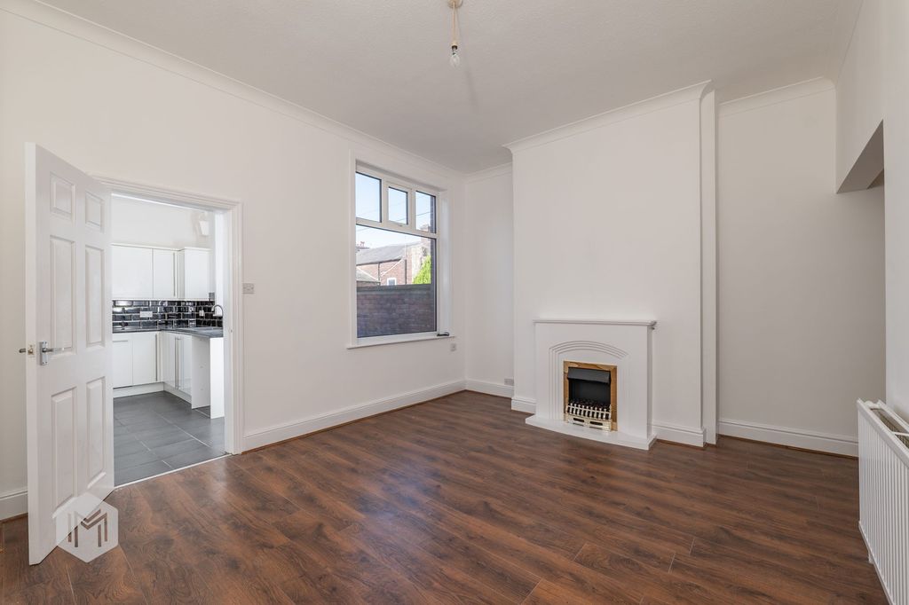 Property photo 2 of 33