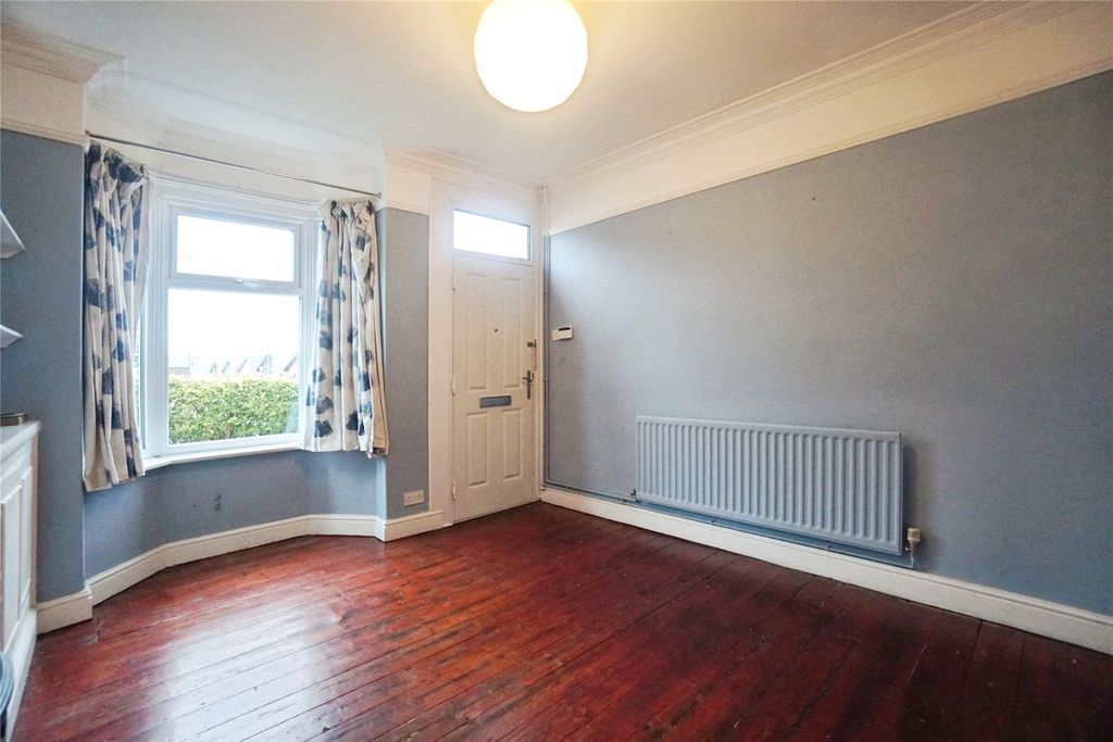 Property photo 3 of 12 Picture 3