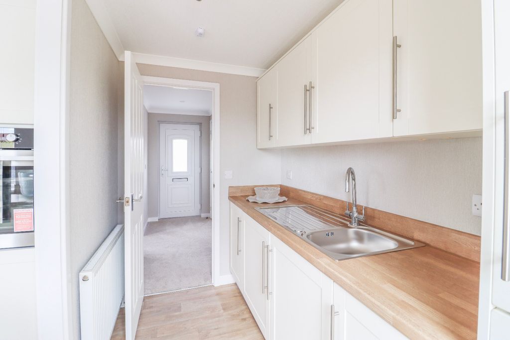 Property photo 2 of 12 5430682