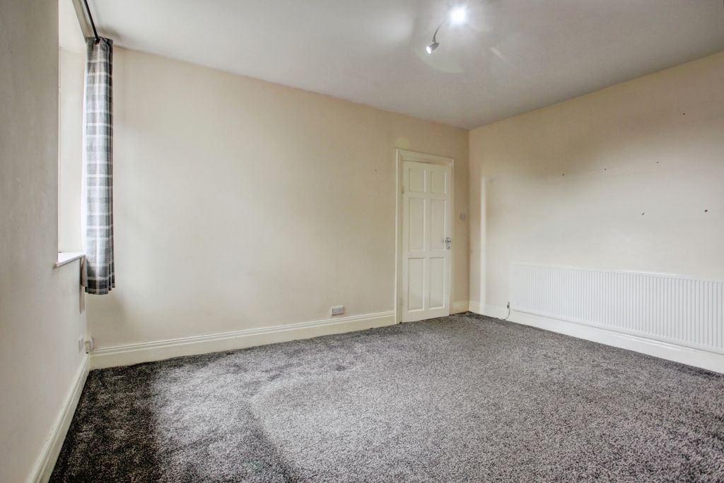 Property photo 3 of 10 Pbox-Img.Jpg