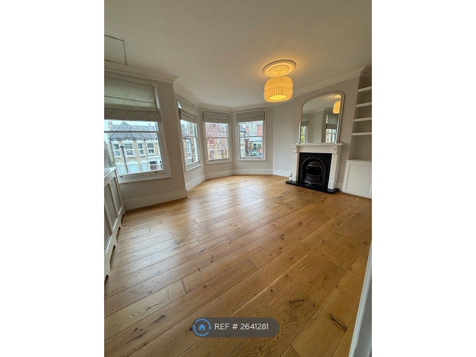 Property photo 1 of 6 Living Room