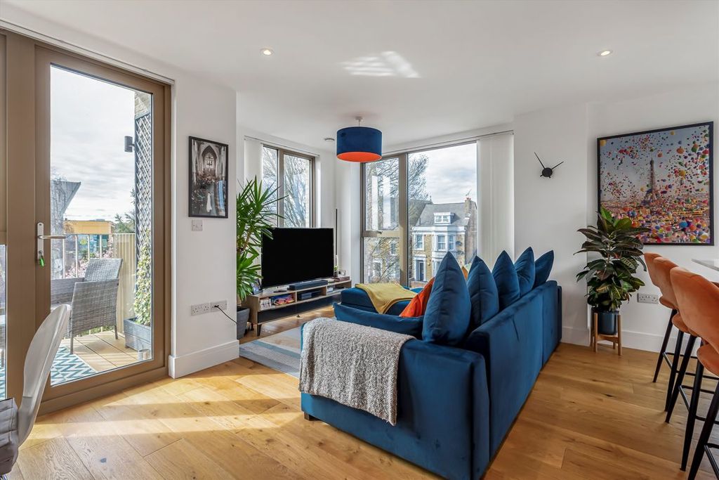 Property photo 2 of 8