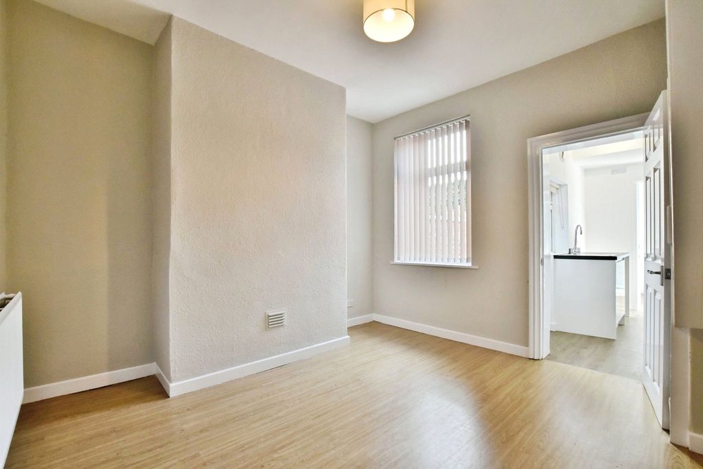 Property photo 3 of 16 Photo