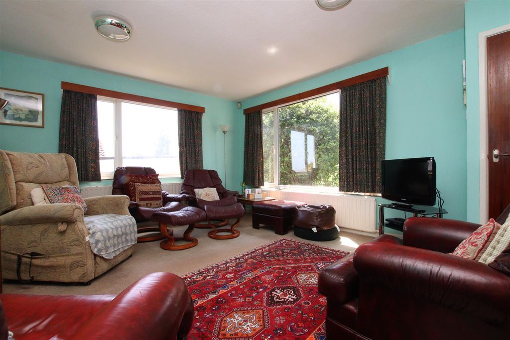 Property photo 2 of 16 Living Room.Jpg