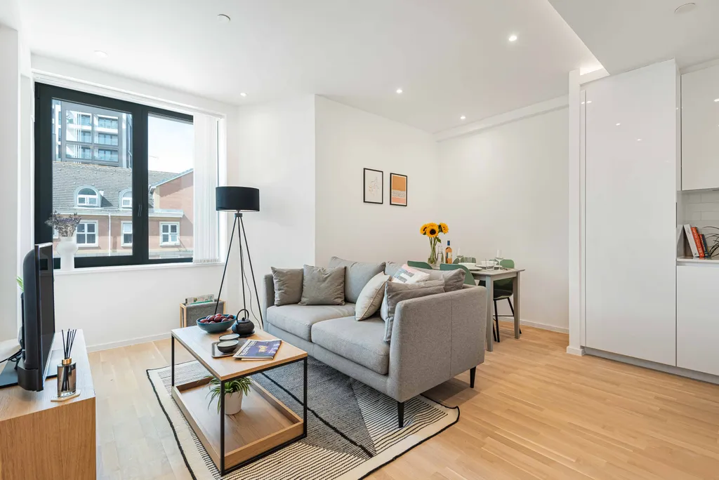 Apartment in Reading - View 3