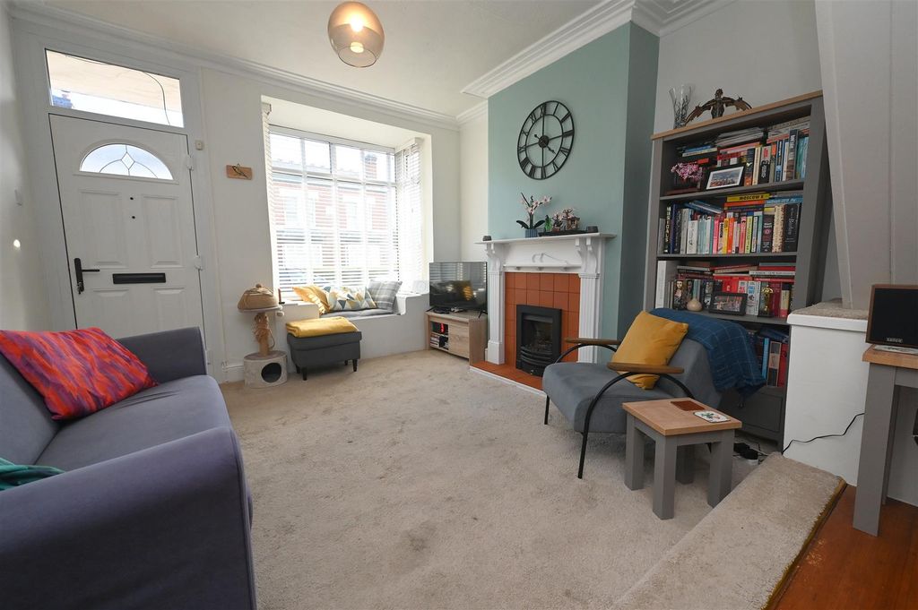 Property photo 3 of 17 Living Area.Jpg