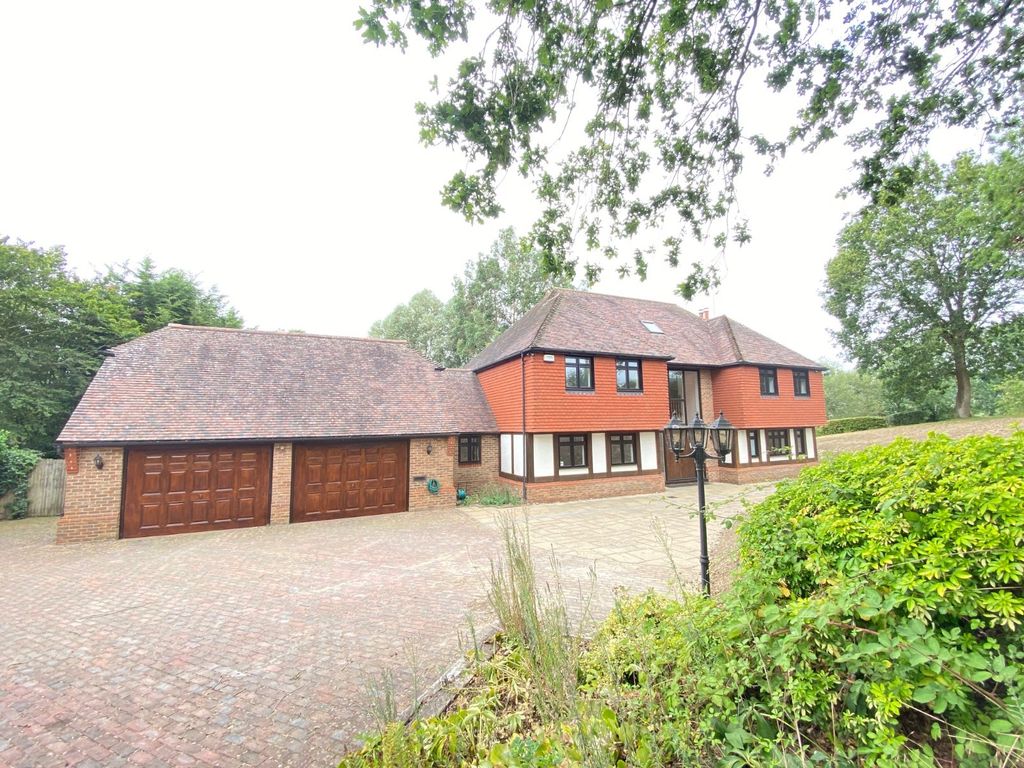 6 bed detached house to rentMorleys Road, Weald, Sevenoaks, Kent TN14