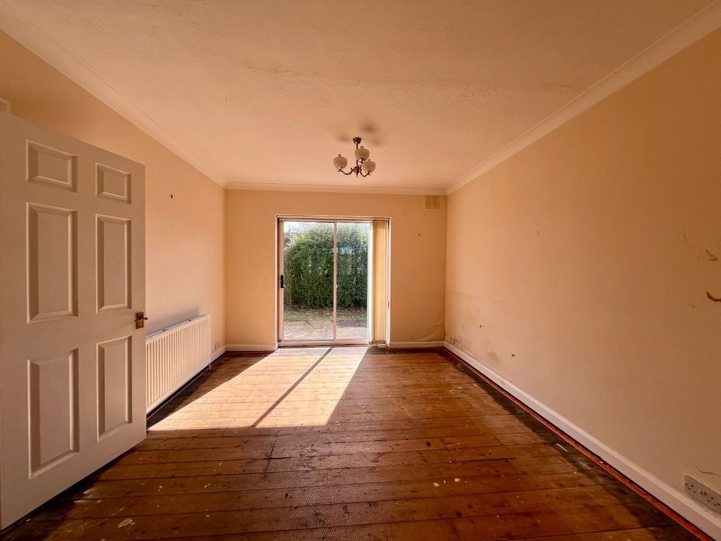 Property photo 2 of 12 4025771