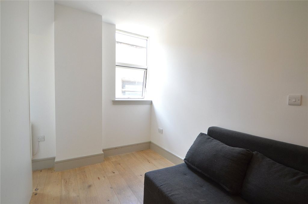 Property photo 3 of 7 Picture No. 06