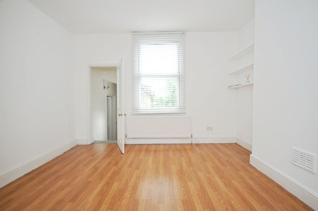 Property photo 2 of 17 Photo