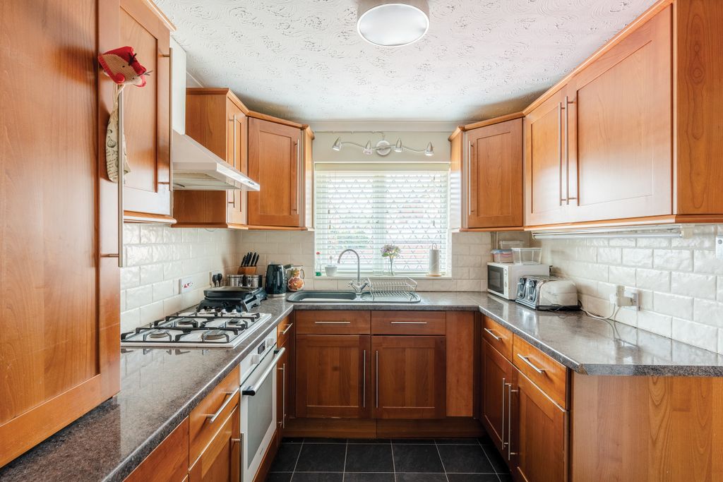 Property photo 3 of 16 Photo 8