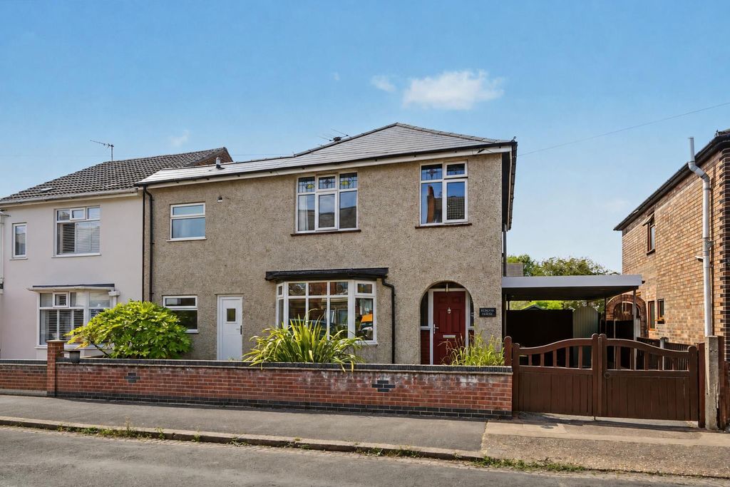 Property photo 1 of 29