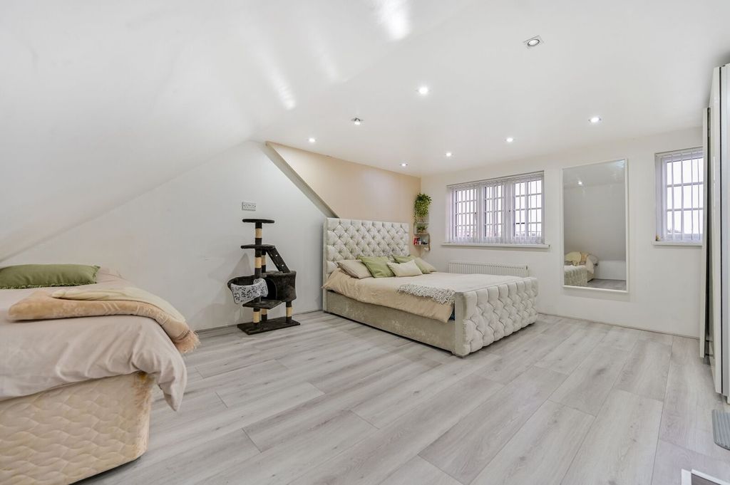 Additional image 12 of 4 bed end terrace house for saleSouthcote Avenue, Feltham TW13
