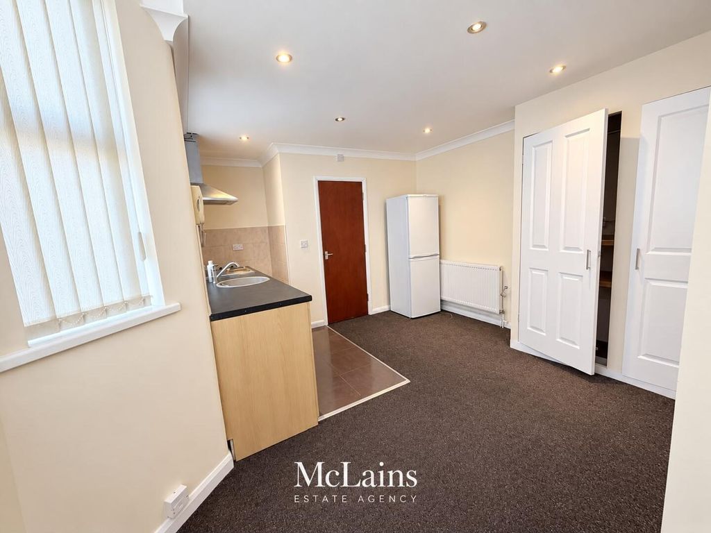 Property photo 3 of 4 Kitchen