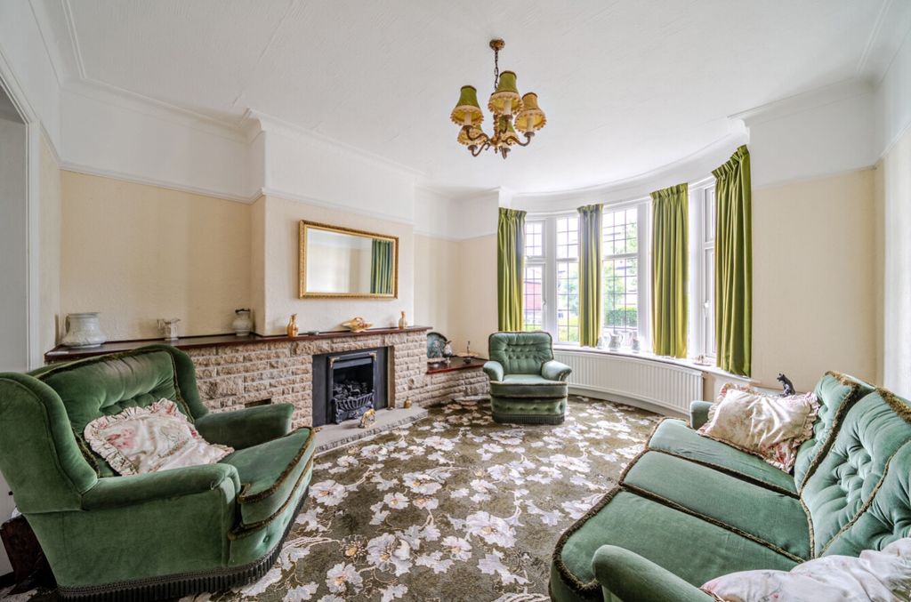 Property photo 2 of 18 37-6A6B2Ca46De8E-1496526-19Fb2951A68Ad-20-37