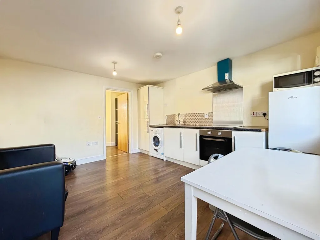 Apartment in Bristol, Brislington - More