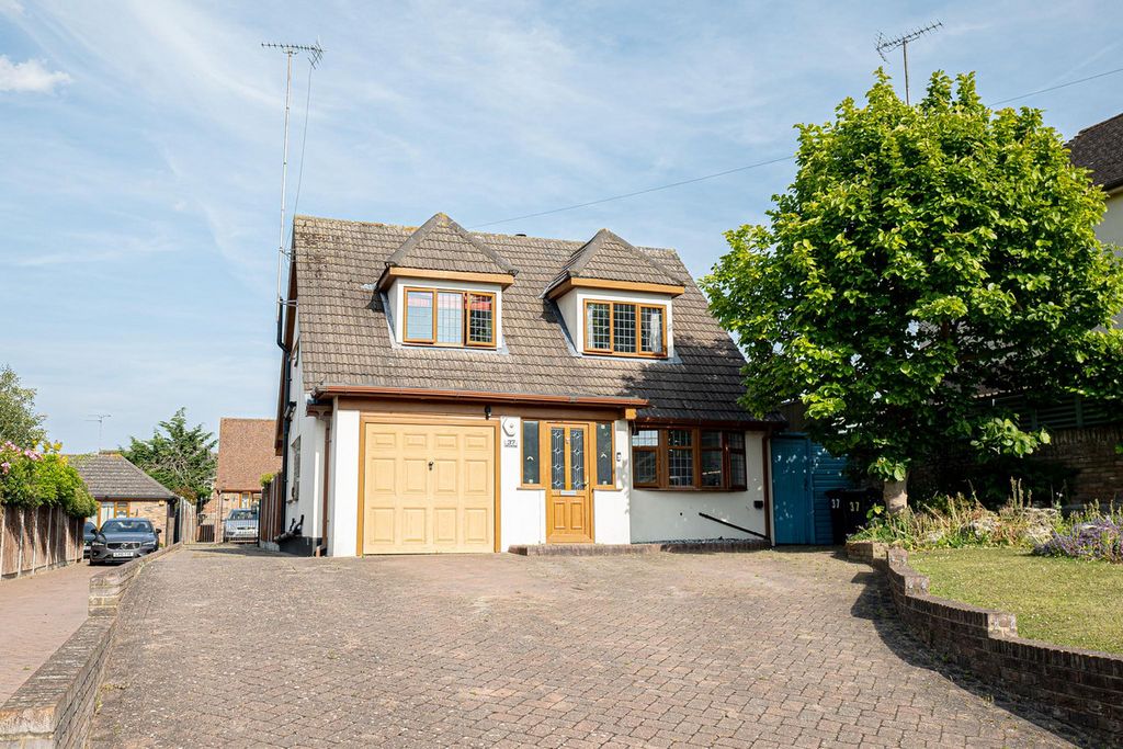 Property photo 1 of 28