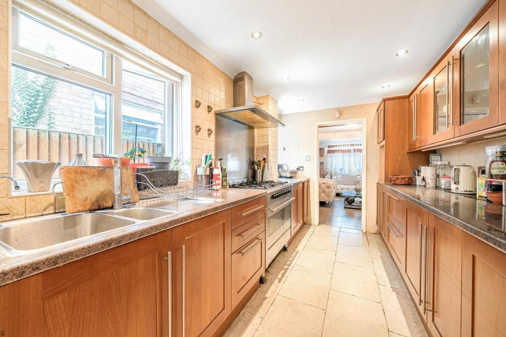 Property photo 2 of 20 Kitchen