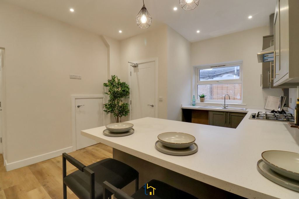 Property photo 2 of 9 Img_2812-Img_2814