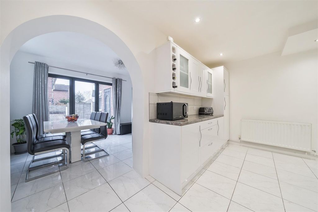 Property photo 1 of 18 1420525-10-69A156936812A.Jpg