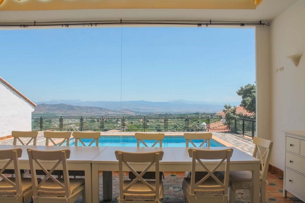 Property photo 3 of 20 Dining Pool