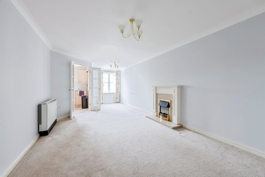 Property photo 2 of 8