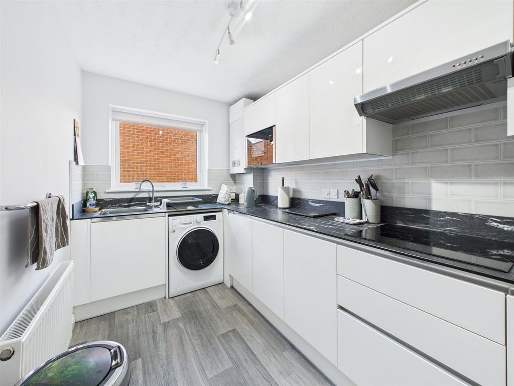 Property photo 2 of 17 Cam04116G0-Pr0258-Still006.Jpg