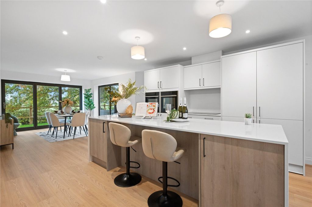 Property photo 3 of 28 Picture No. 21