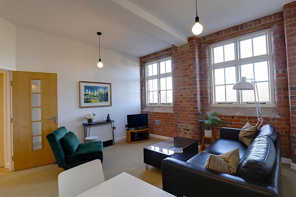 Property photo 1 of 10 Lounge B