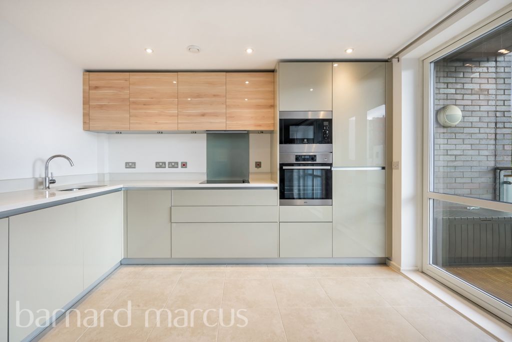 Property photo 1 of 10 Kitchen