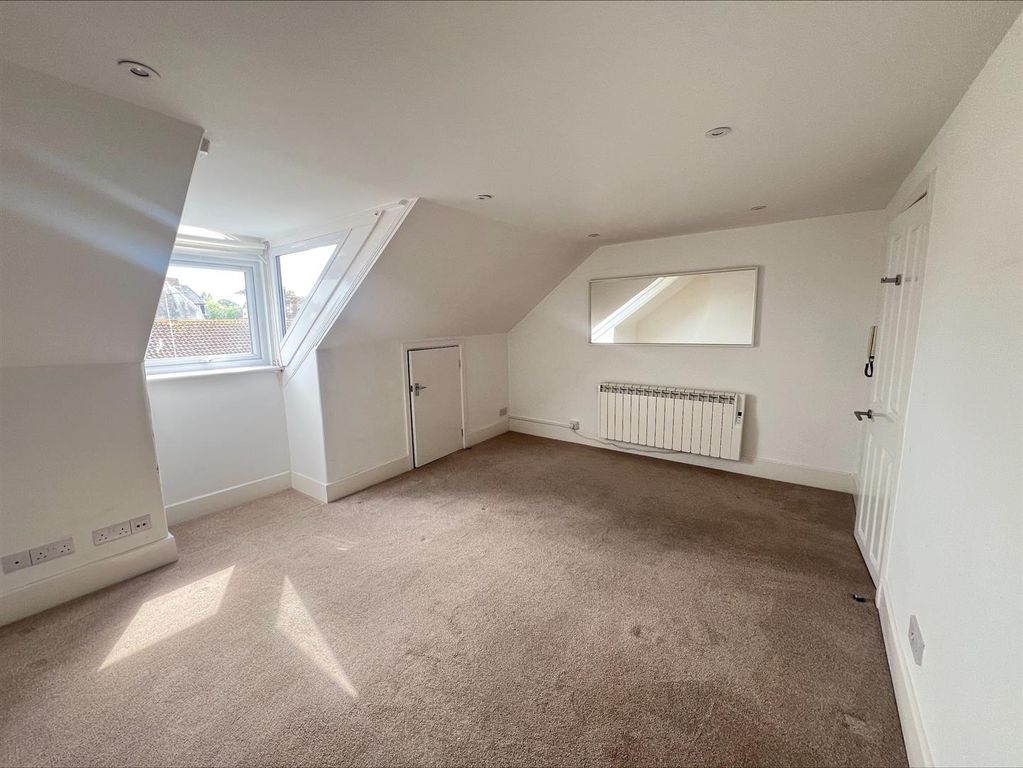 Property photo 3 of 12 Living Room - Bayford Road.Jpeg