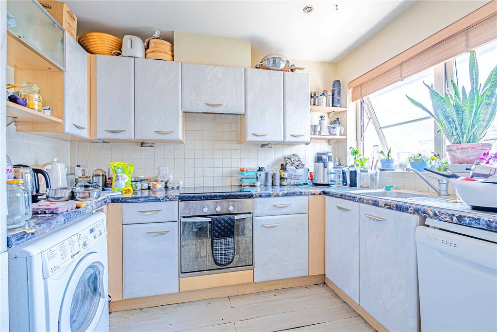 Property photo 3 of 11 Picture No. 13