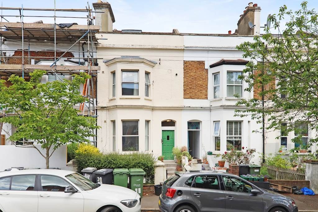 Property photo 1 of 8 15-E41Fjhhgll - Flat B, 39 Camden Hill Road - 45 (