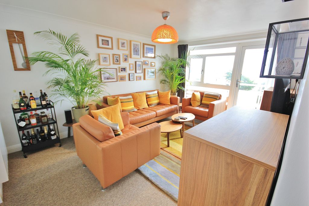 Property photo 2 of 26