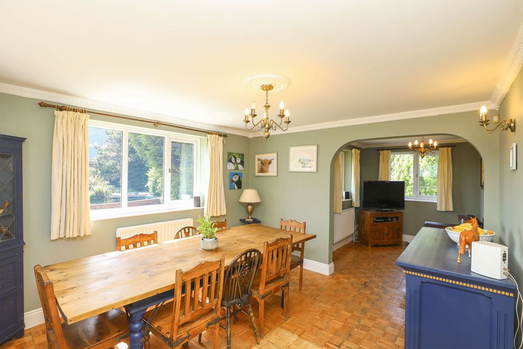 Property photo 3 of 43