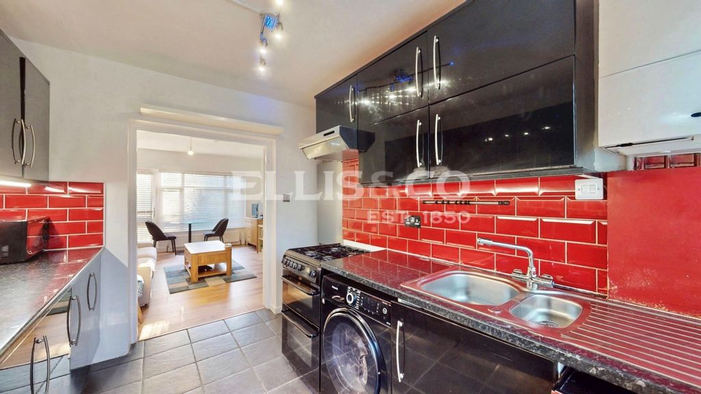 Property photo 1 of 16 Picture No. 13